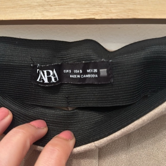 Zara faux Suède beige high rise skinny pants with zipper on the side and bottom - Picture 8 of 10